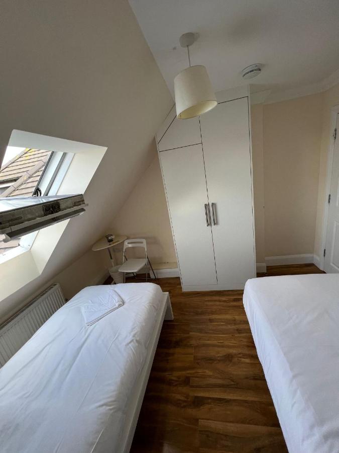 Rc Airport Rooms Стэнвэлл Экстерьер фото