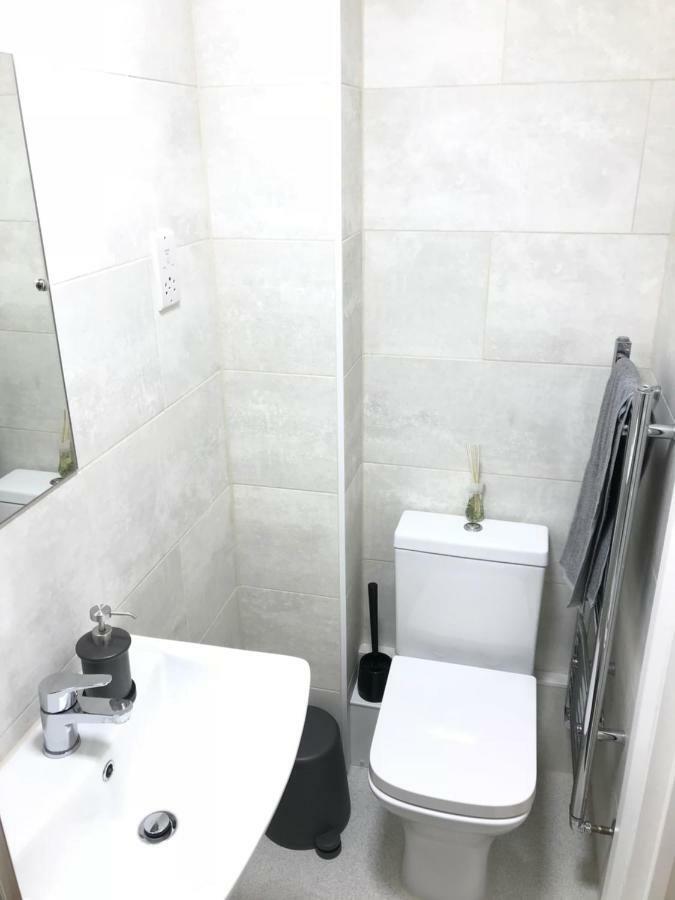 Rc Airport Rooms Стэнвэлл Экстерьер фото