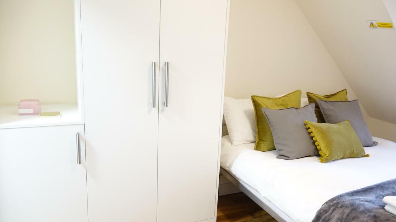 Rc Airport Rooms Стэнвэлл Экстерьер фото