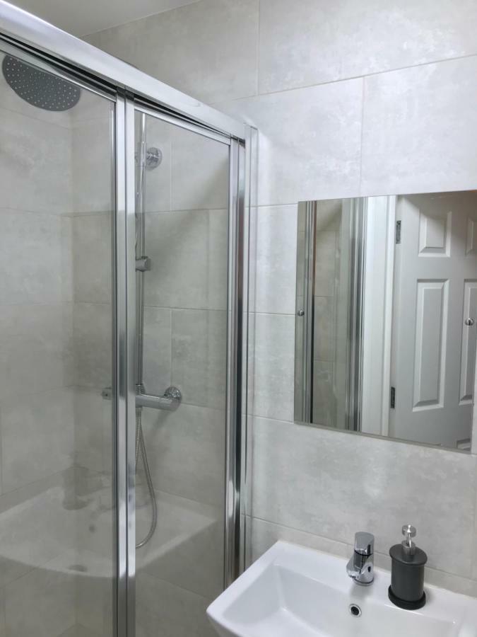 Rc Airport Rooms Стэнвэлл Экстерьер фото