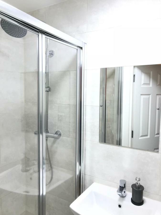 Rc Airport Rooms Стэнвэлл Экстерьер фото